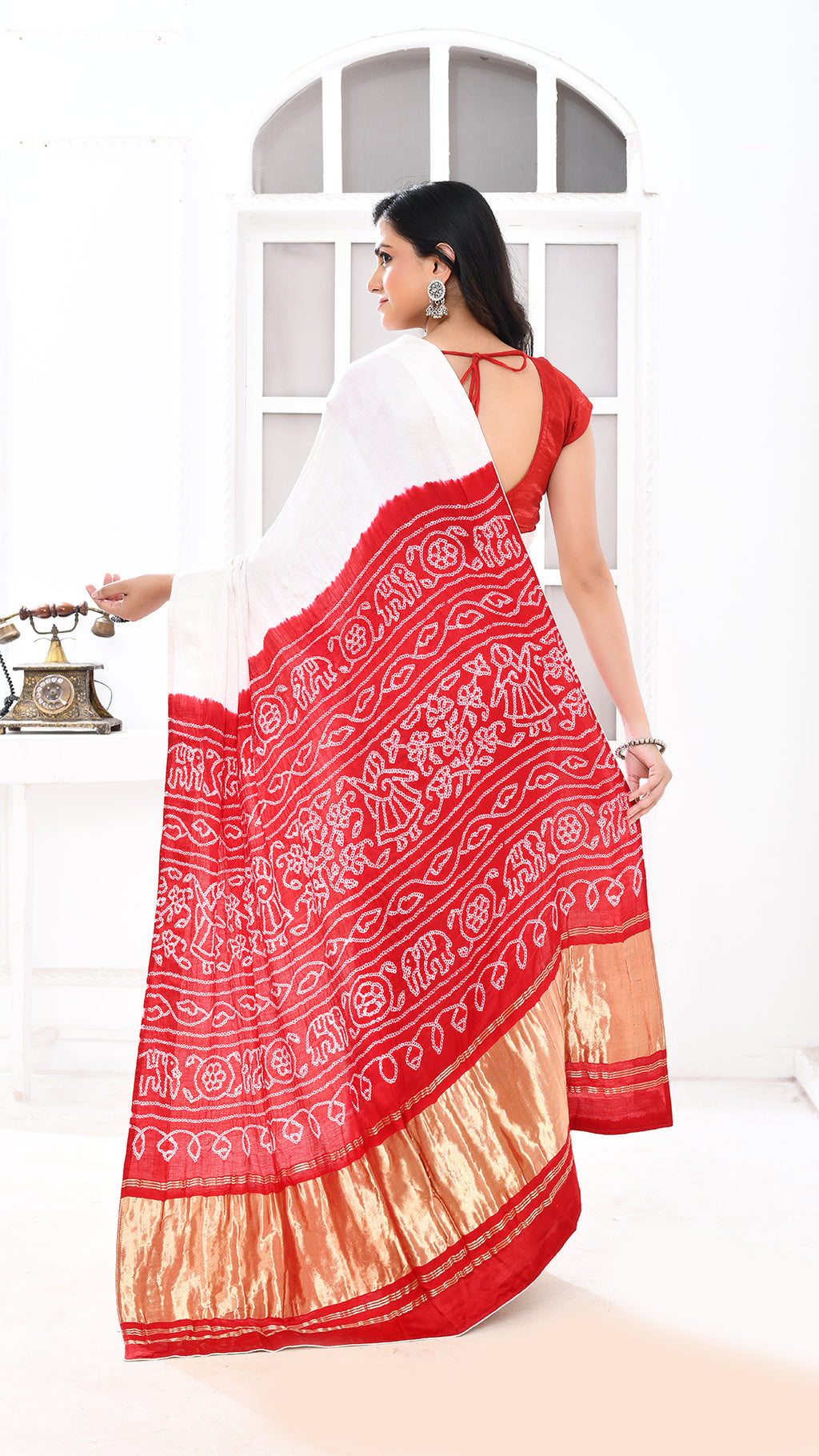 Gazi Silk Tissue Palu Hand Bandhej Offwhite