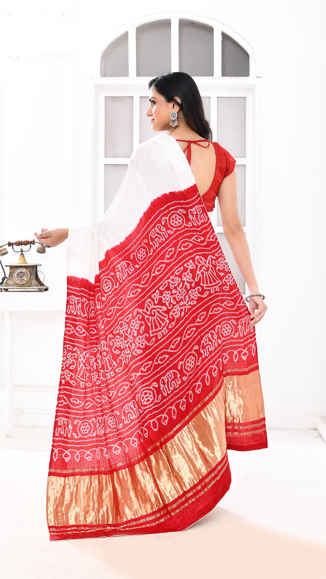 Gazi Silk Tissue Palu Hand Bandhej Offwhite