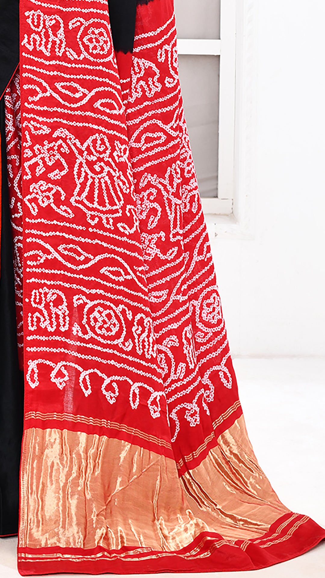 Gazi Silk Tissue Palu Hand Bandhej Black